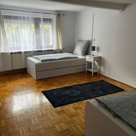 Апартаменты Haus 4-7 Personen In Stadtallendorf-schweinsberg