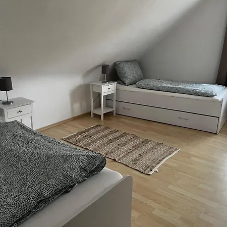 Haus 4-7 Personen In Stadtallendorf-schweinsberg Штадталлендорф